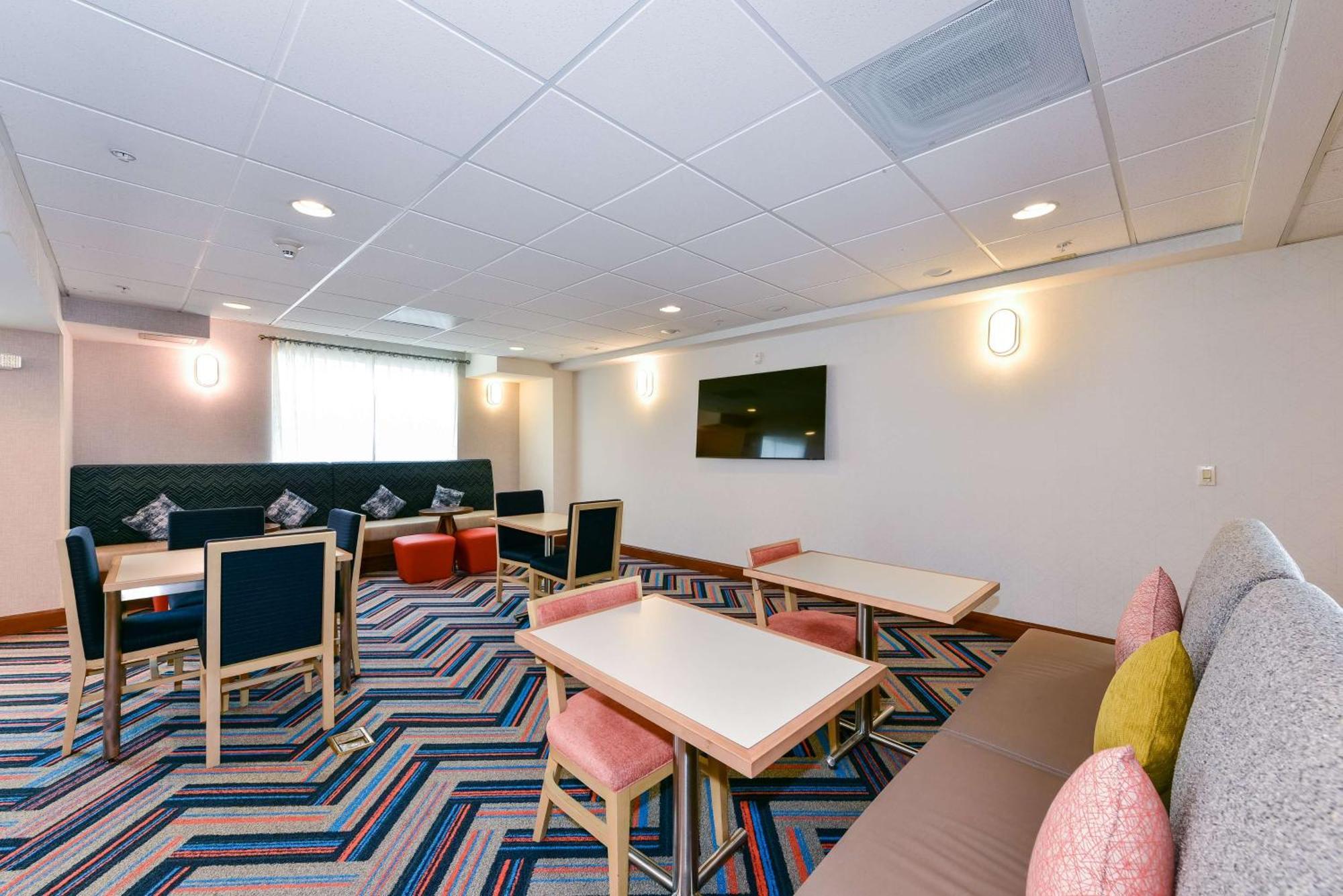 Hampton Inn & Suites Pittsburg Esterno foto
