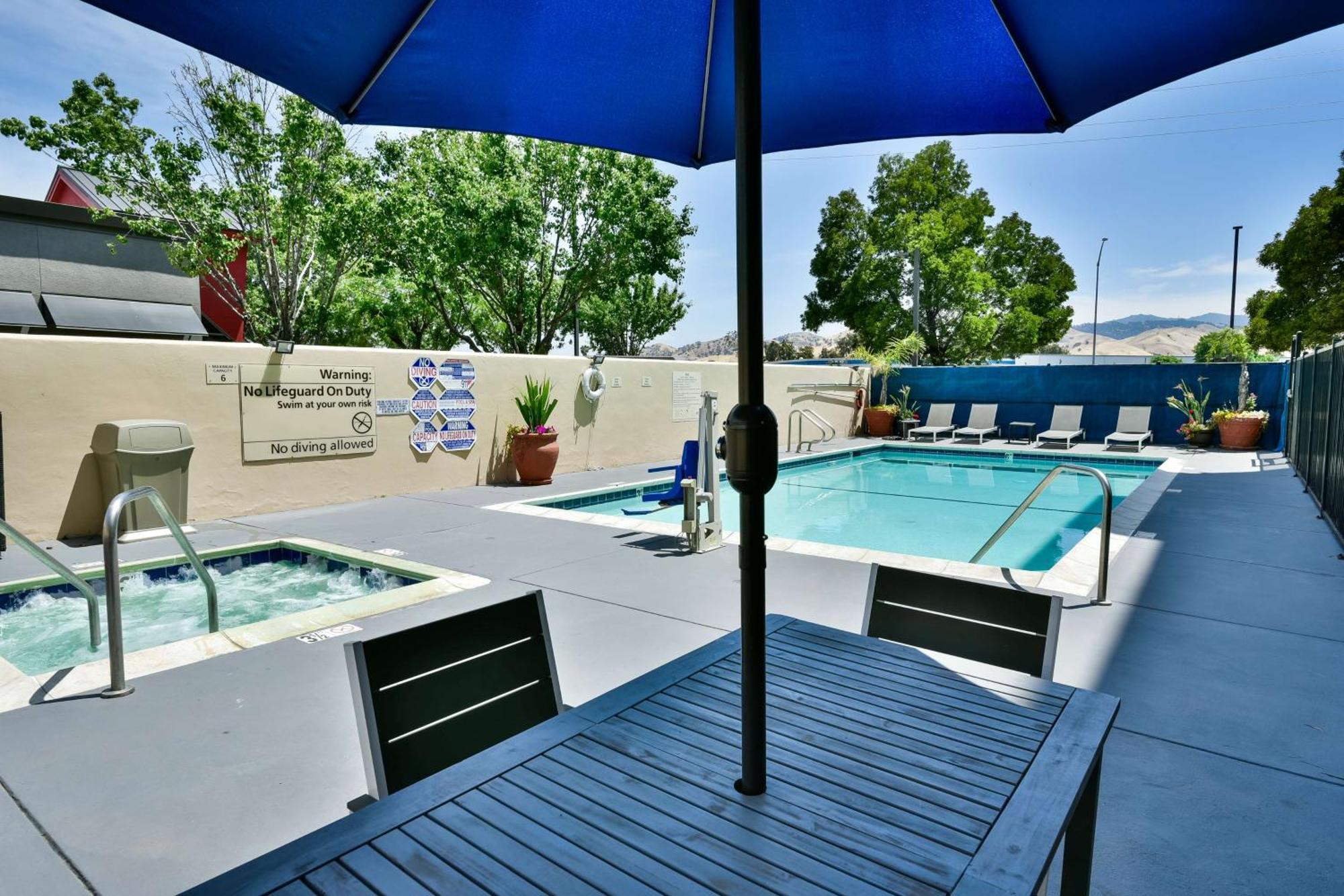 Hampton Inn & Suites Pittsburg Esterno foto