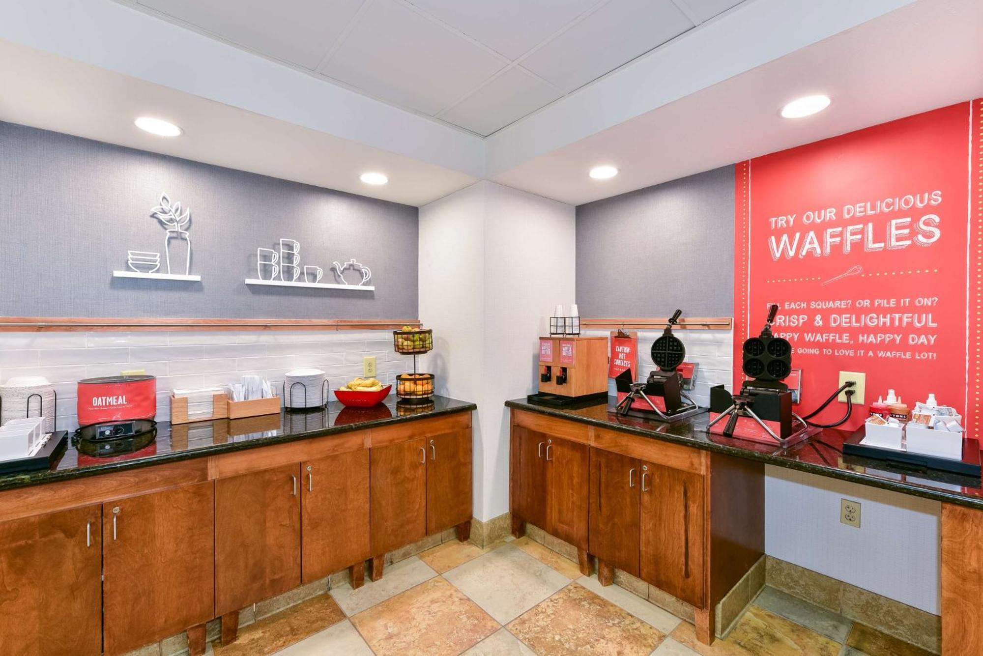 Hampton Inn & Suites Pittsburg Esterno foto